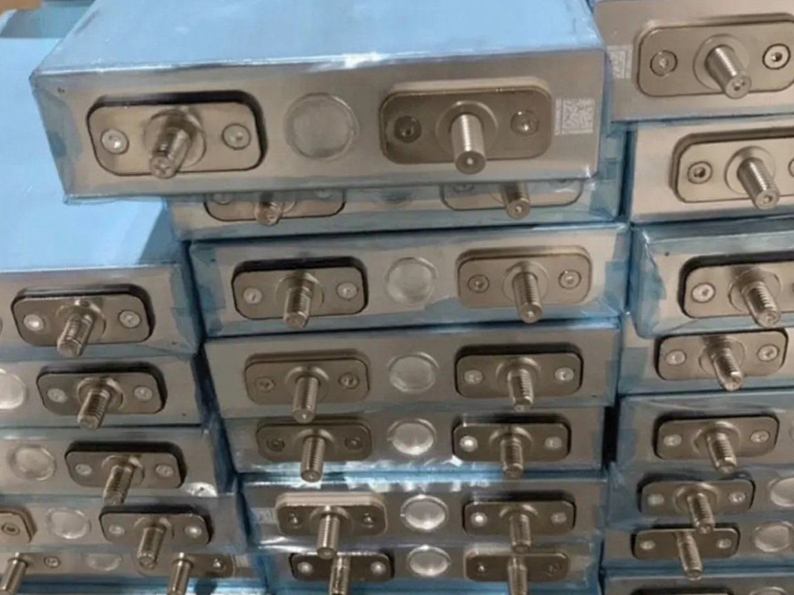 3.2 volt 100ah LiFePo4 ( recondition high quality battery cell ) - Image 3